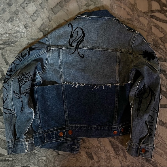 Vetements x Levi’s Jean Jacket - Picture 3 of 6